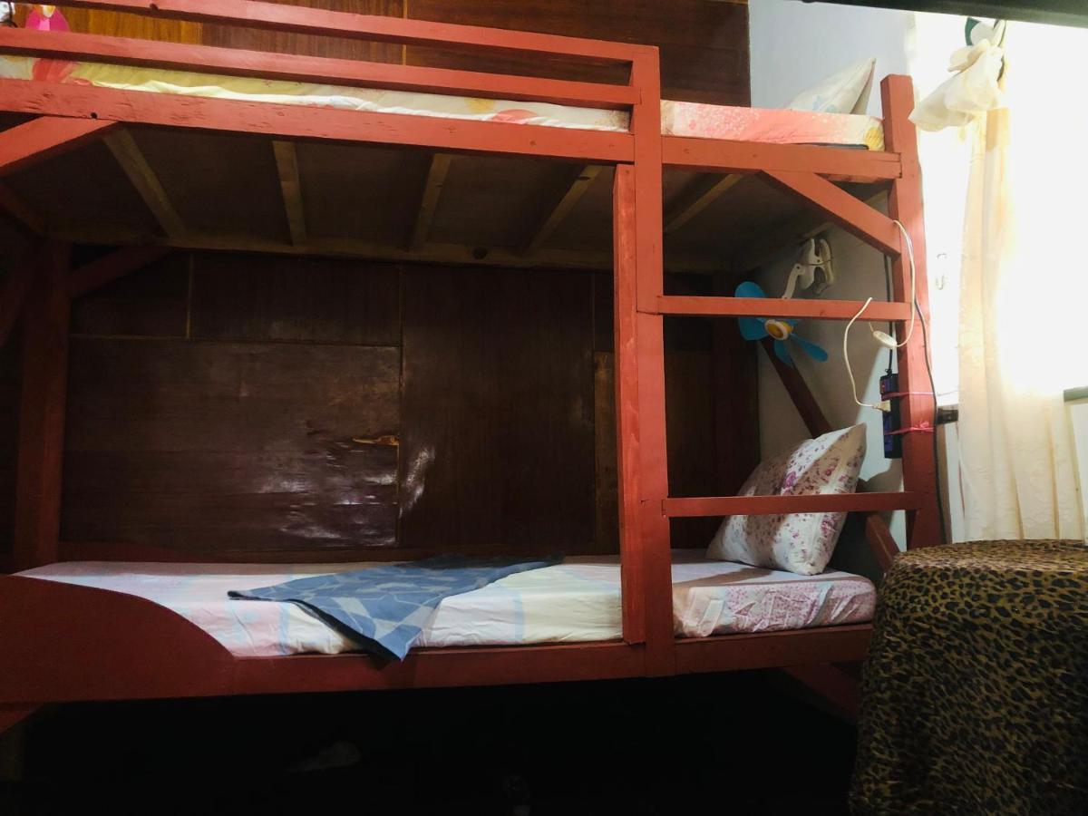 Hub Backpackers Hangout Coron Exterior photo