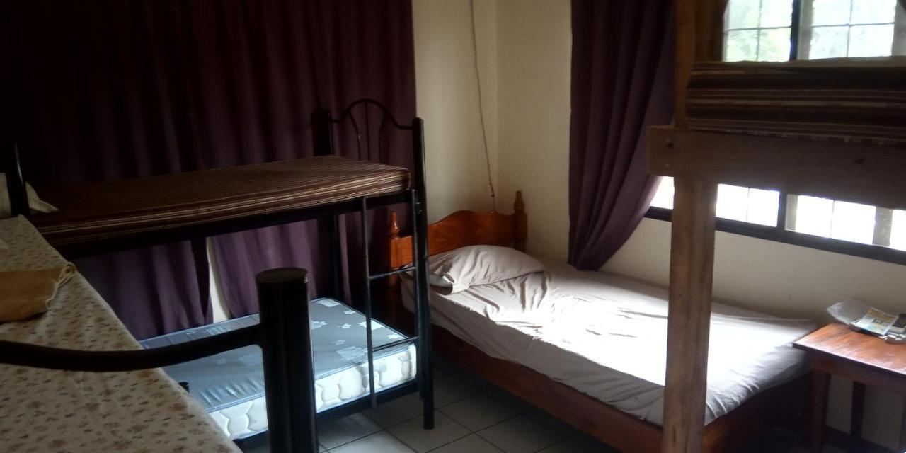 Hub Backpackers Hangout Coron Exterior photo